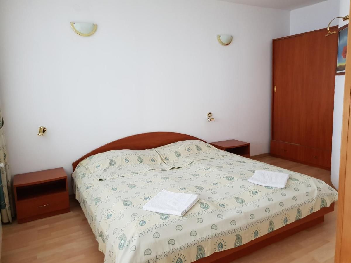 Гостевой дом Guest House Karov - 2 Stars Чепеларе-7